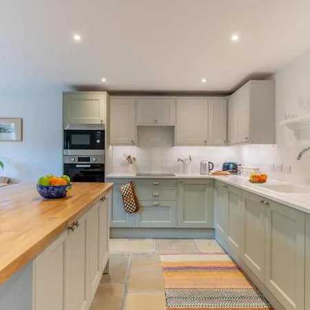 2 Bed In Oc-t34608 * Hawes