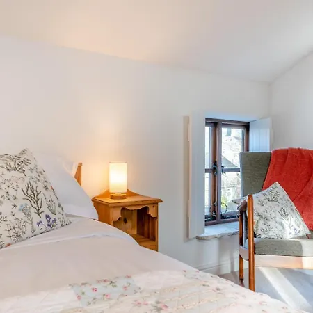 2 Bed In Oc-t34608 * Hawes