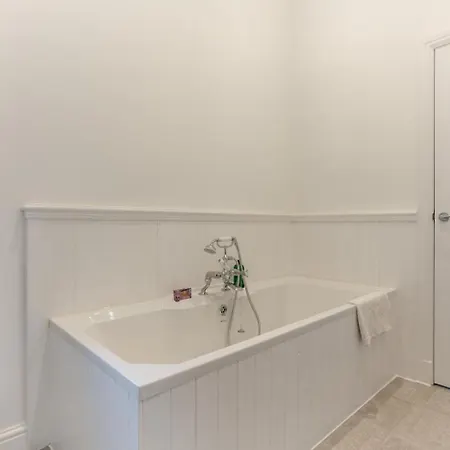 2 Bed In Oc-t34608 Vakantiehuis